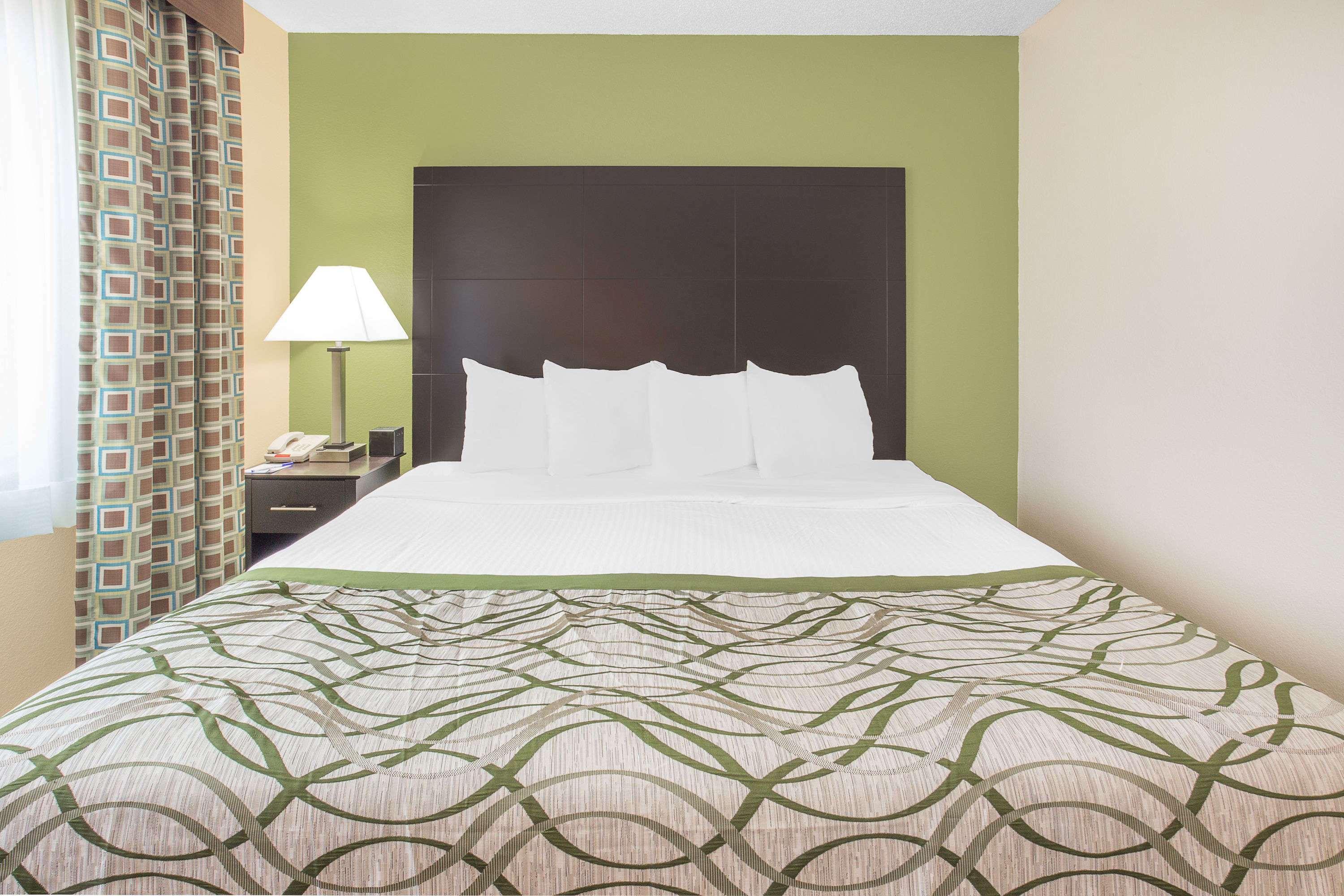 Baymont By Wyndham Holland Hotel Eksteriør billede