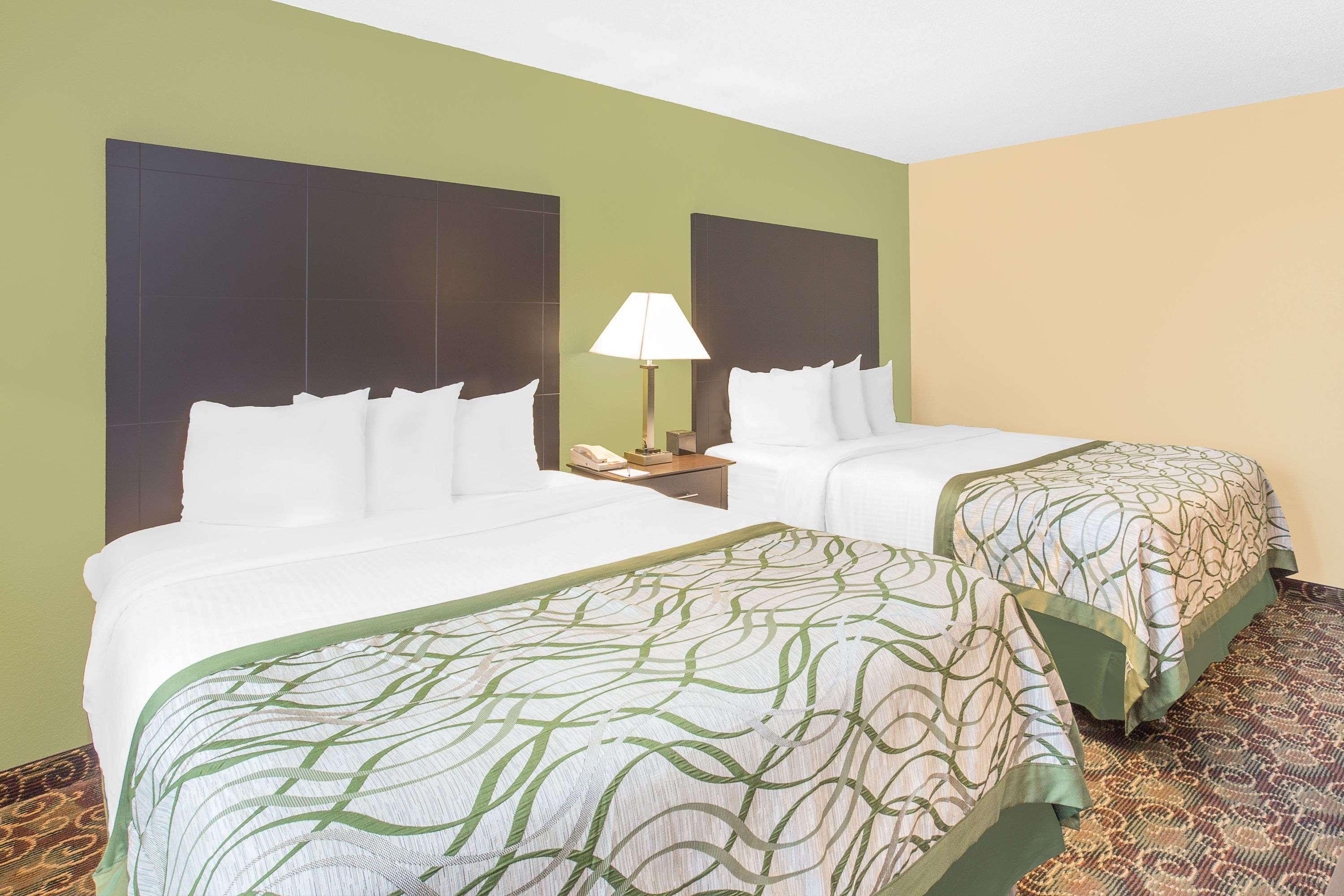 Baymont By Wyndham Holland Hotel Eksteriør billede