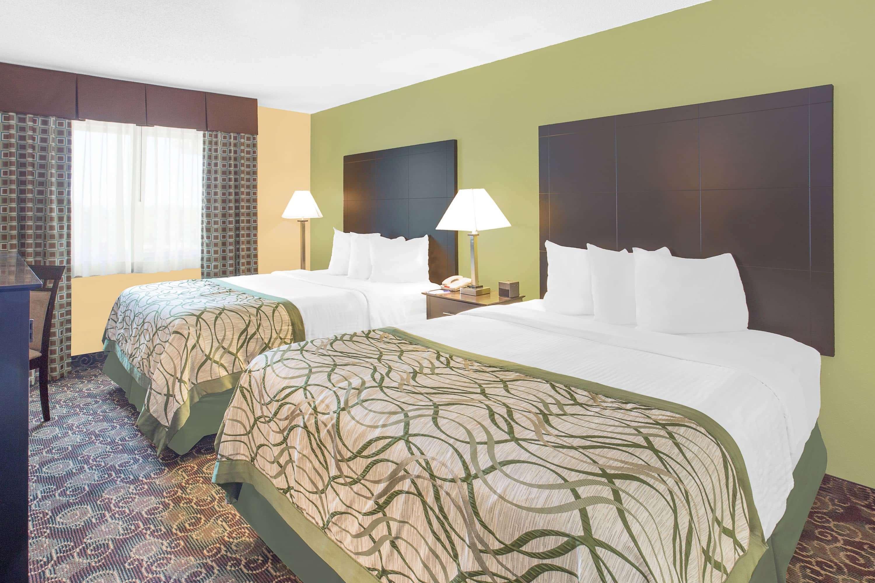 Baymont By Wyndham Holland Hotel Eksteriør billede